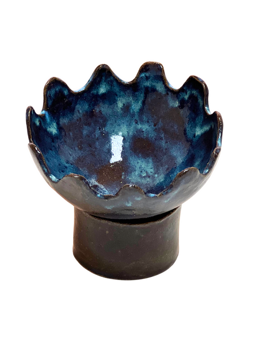 wavy bowl on cylinder