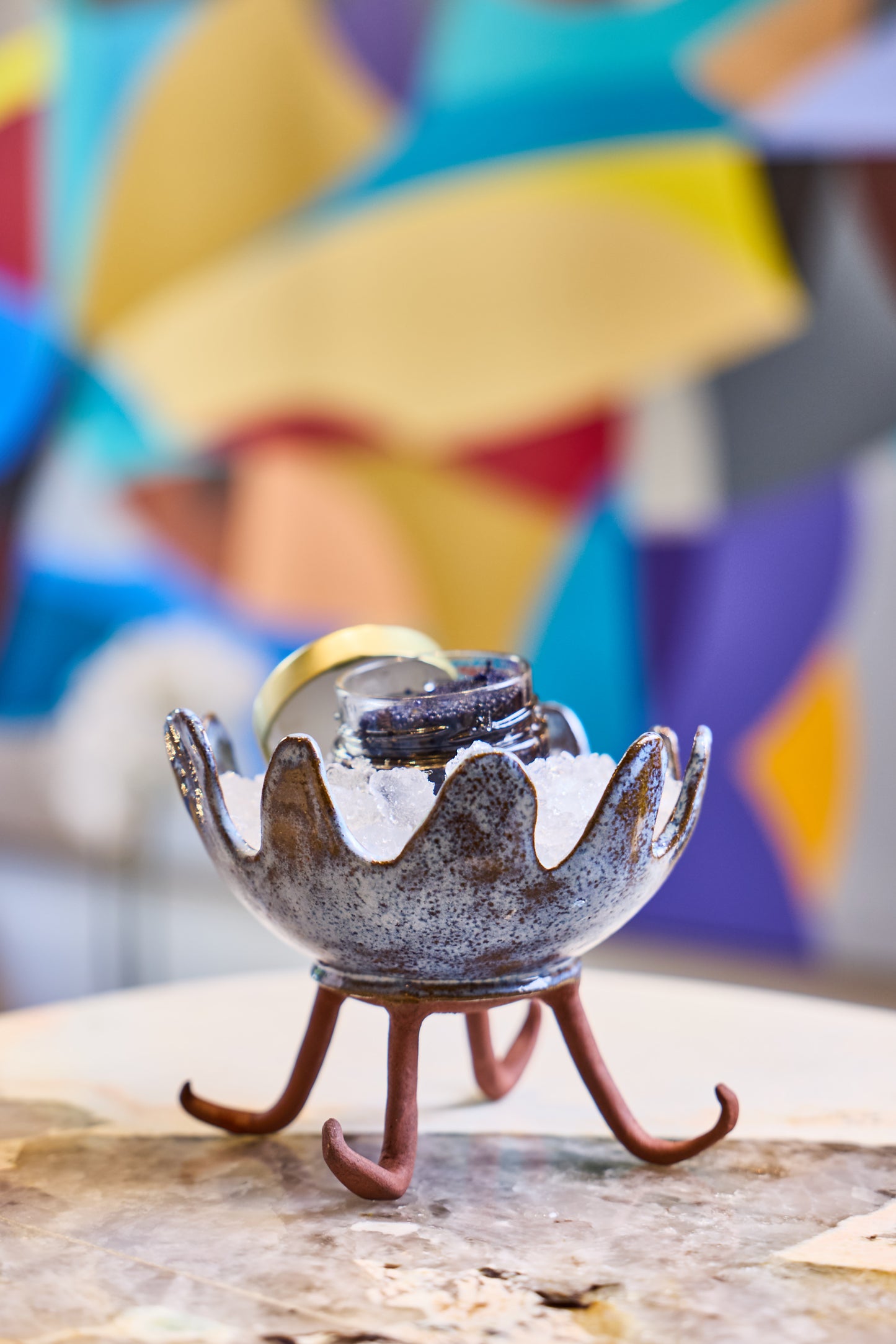 Caviar Wavy Bowl 4 legs