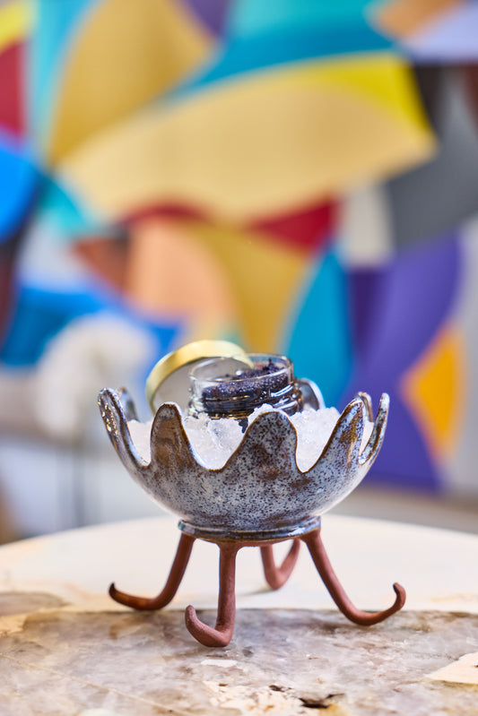 Caviar Wavy Bowl 4 legs